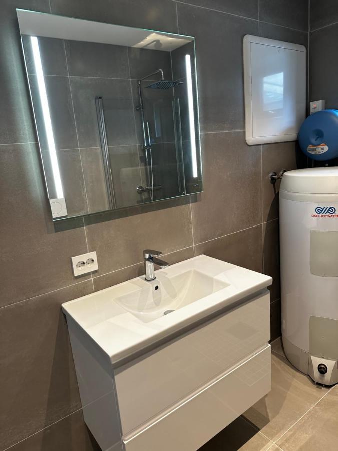 Skagesund Guest House With Free Parking Тромсё Экстерьер фото